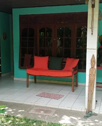 Shalana Homestay- Formerly Teka Teki House ゲストハウス スミニャック