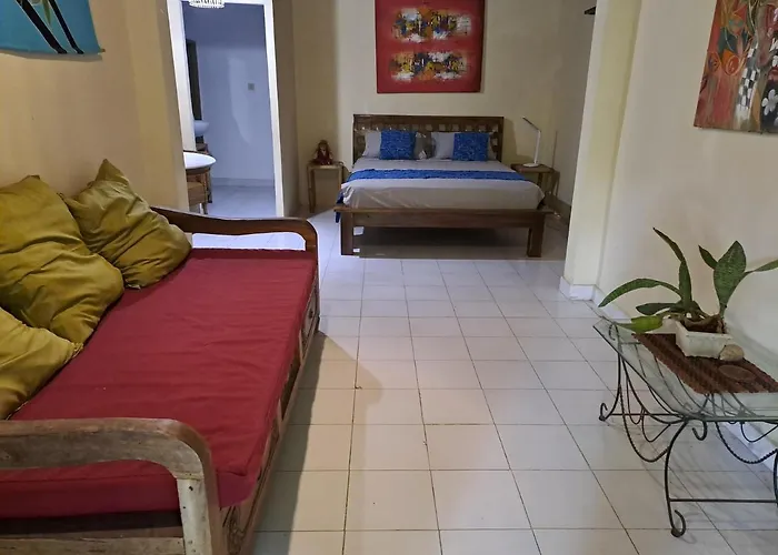 Shalana Homestay- Formerly Teka Teki House *