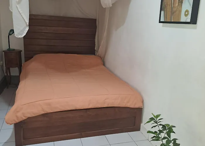 Shalana Homestay- Formerly Teka Teki House スミニャック
