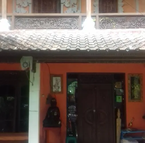 Shalana Homestay- Formerly Teka Teki House ゲストハウス *
