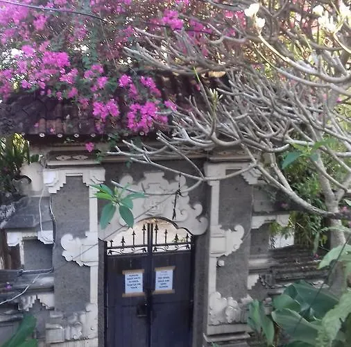 Shalana Homestay- Formerly Teka Teki House * スミニャック