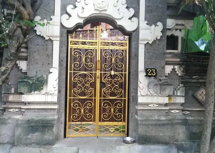 Shalana Homestay- Formerly Teka Teki House スミニャック